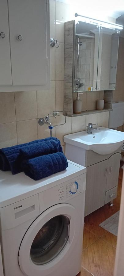 Apartamento Joanna'S Heart Of Athens One Br Charm Balcony View Walk To Tourist Spots Exterior foto