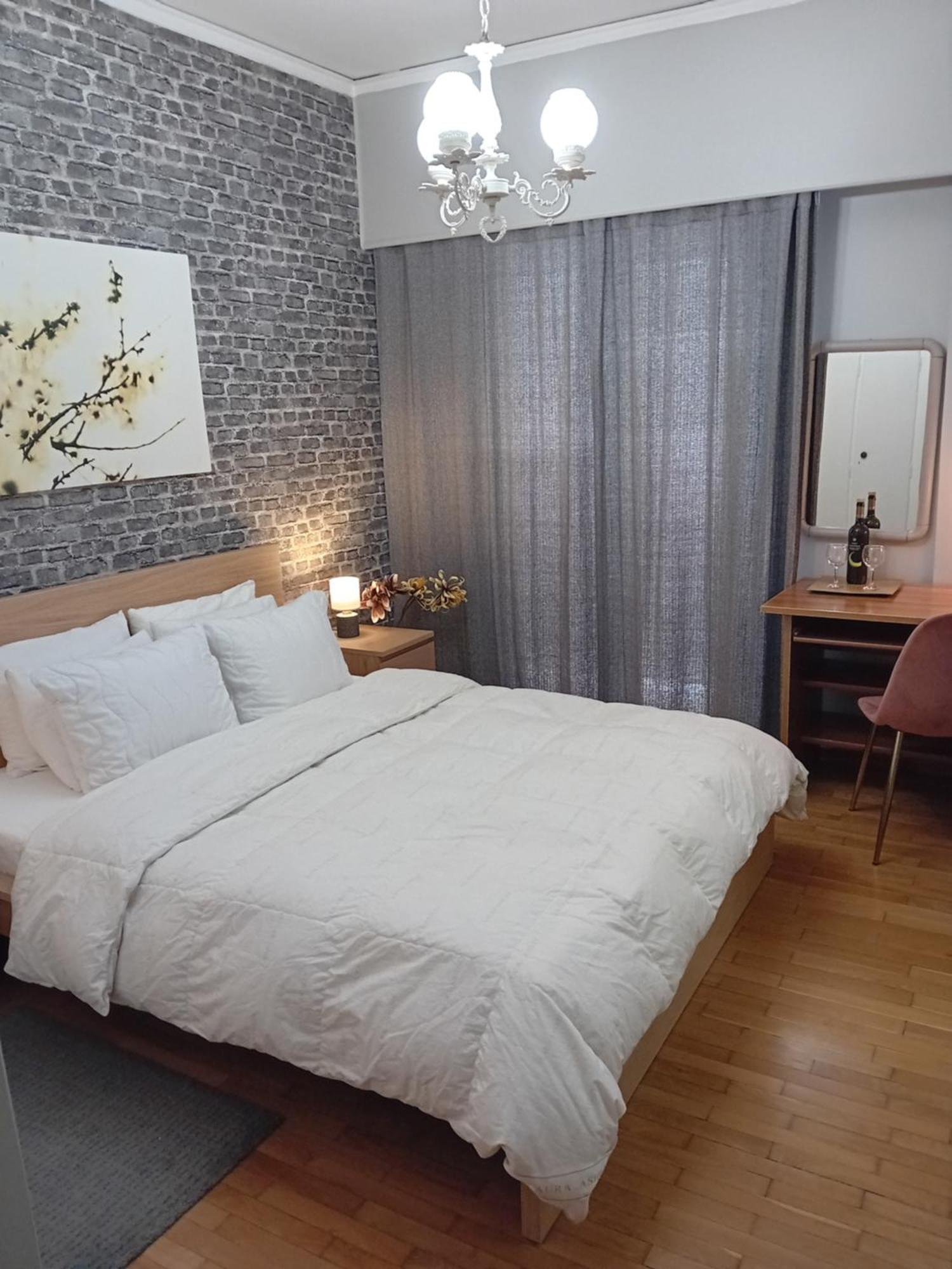 Apartamento Joanna'S Heart Of Athens One Br Charm Balcony View Walk To Tourist Spots Exterior foto